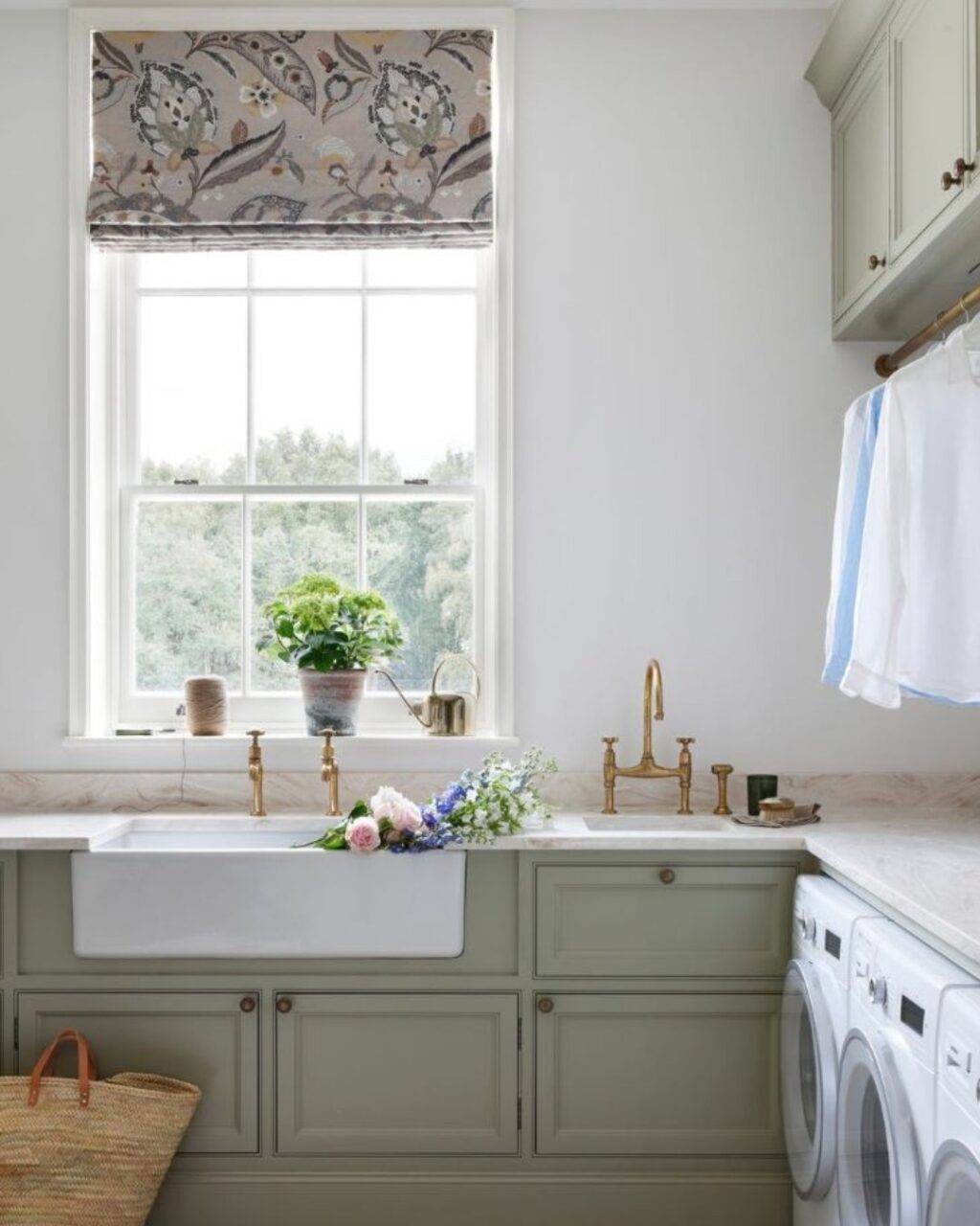 Instagram post from stylistic.designs. This post is in position 6.